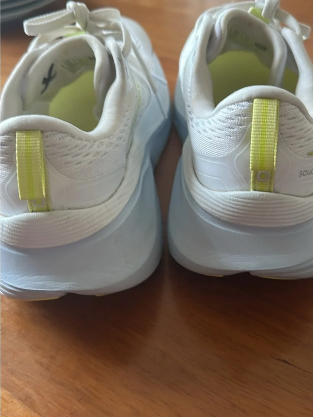 Saucony WOMENS GUIDE 18 RUNNING SHOE
